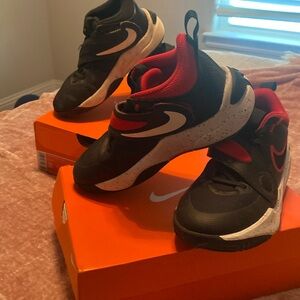 Boys Nike sneakers size 3.5